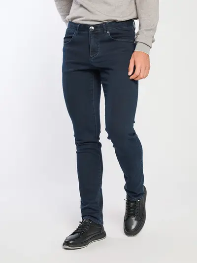 Джинсы зауженного кроя